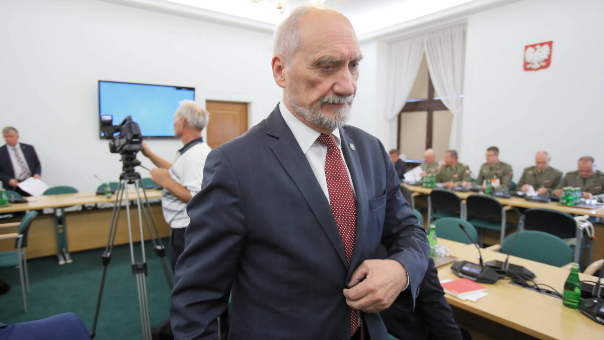 Katastrofa smoleńska. Antoni Macierewicz zapowiada publikację raportu smoleńskiego 