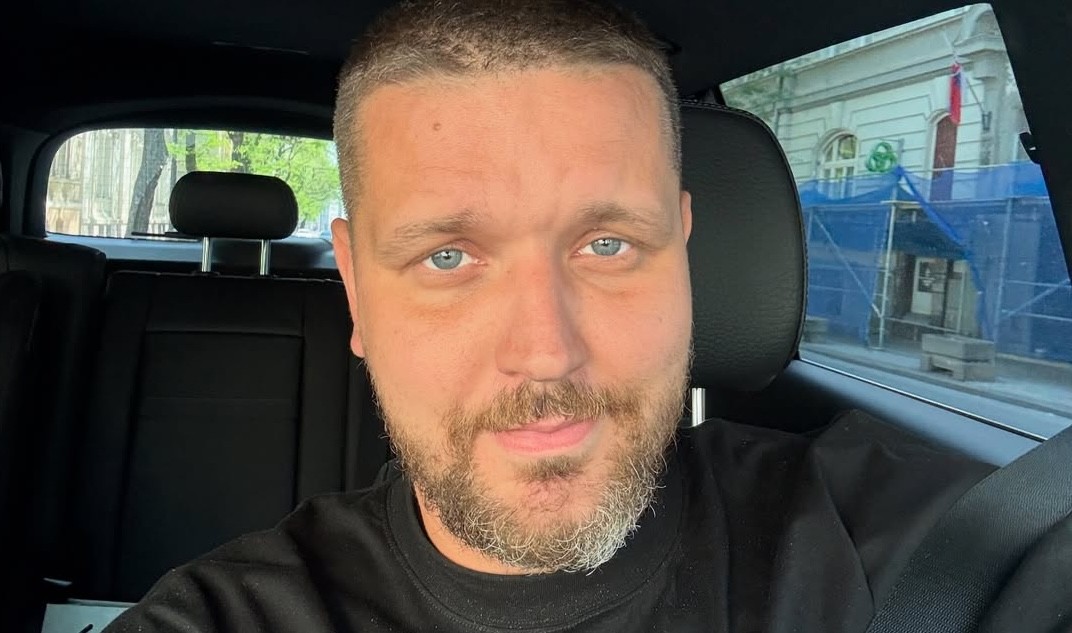 Moderátor Marcel Osťo Osztas.