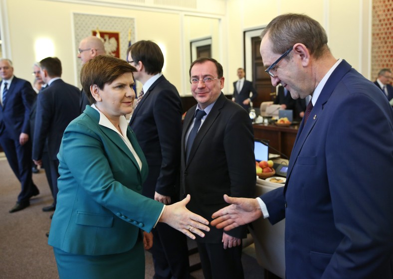 Ówcześni premierka Beata Szydło i wiceminister rolnictwa Jacek Bogucki w 2016 r.