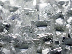 Diamenty potanieją o 20 procent