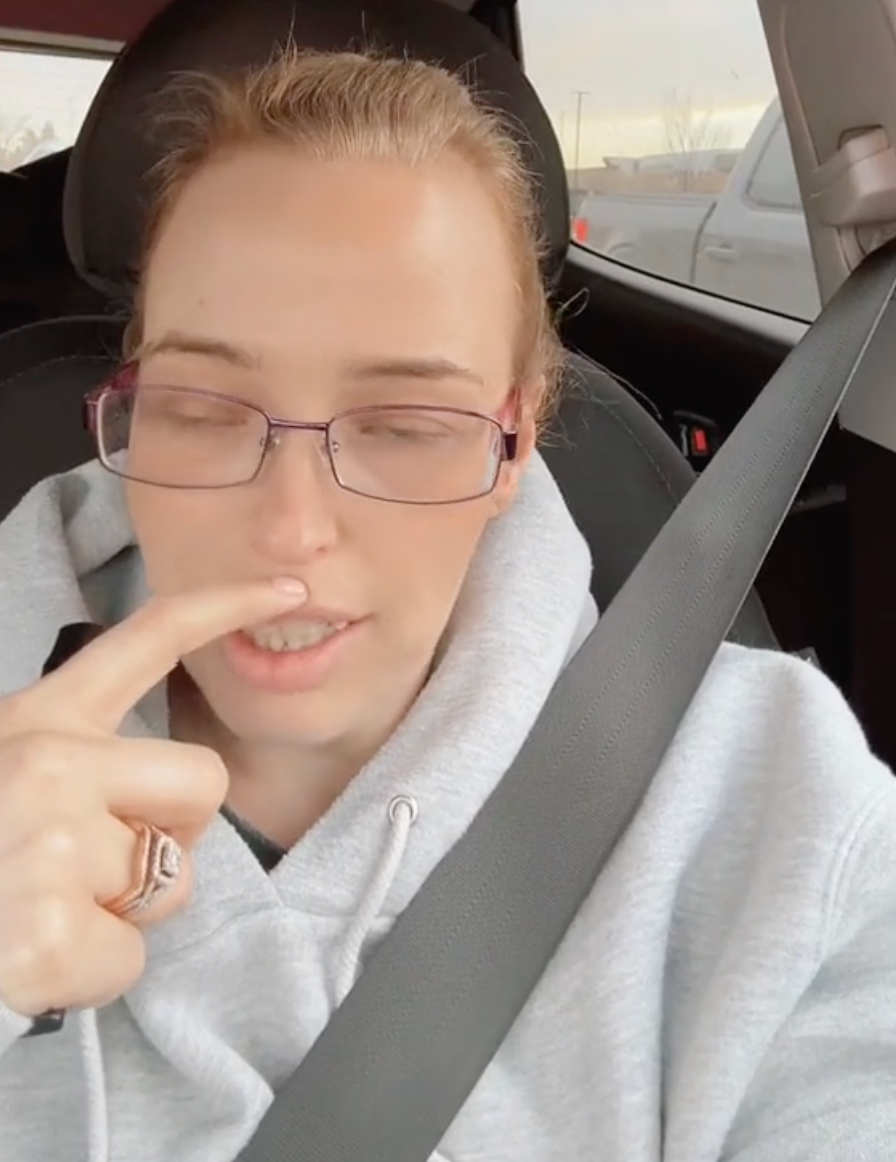 Devlynn musí navyše podstúpiť chemoterapiu na liečbu rakoviny hrubého čreva.