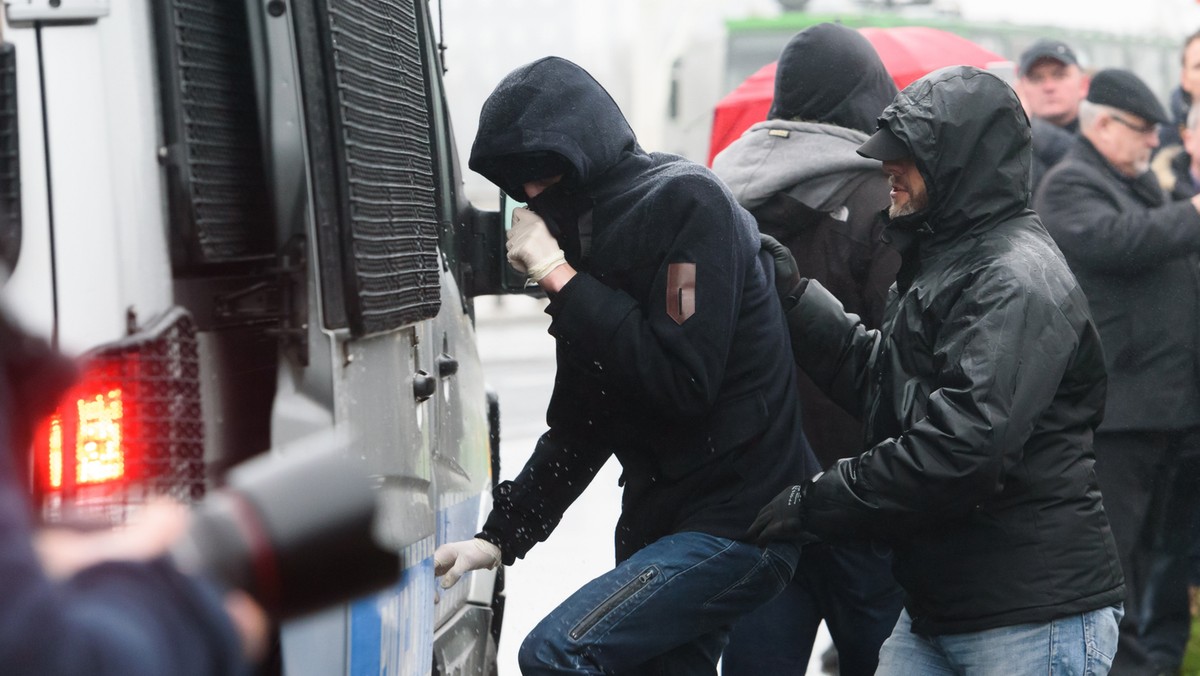 Poznańska prokuratura postawiła zarzut zabójstwa Ewy Tylman znajomemu kobiety, Adamowi Z. Ewa Tylman zaginęła 23 listopada w Poznaniu. Mężczyzna nie przyznaje się do zarzucanego mu czynu.