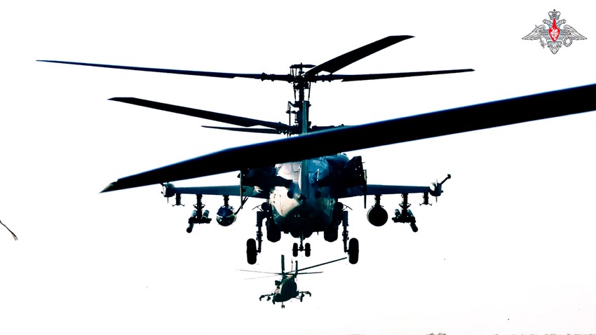 Ruski helikopter Ka-52 ide ka regionu Kursk u koji su upale ukrajinske snage 11. avgusta