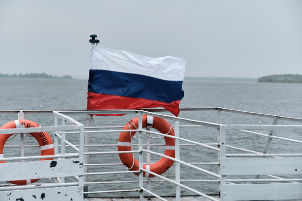 Rosyjska "flota-widmo" przewozi na oczach Zachodu ropę naftową i broń omijając sankcje