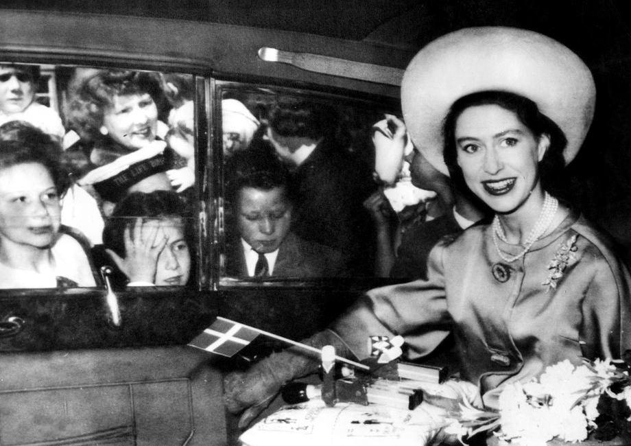 Życie miłosne księżniczki Małgorzaty [na zdjęciu podczas wizyty Glasgow 1962 r.]