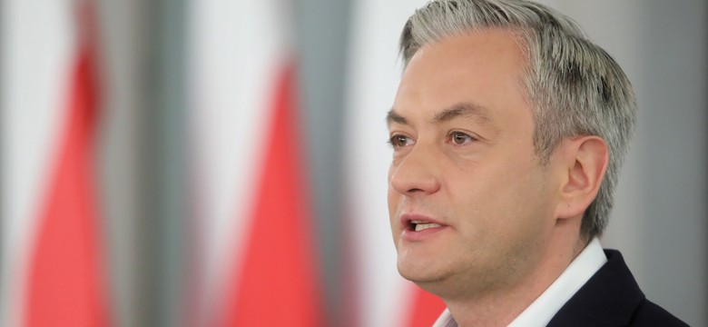 Biedroń apeluje do premiera, aby obniżył uposażenia sobie i swoim ministrom