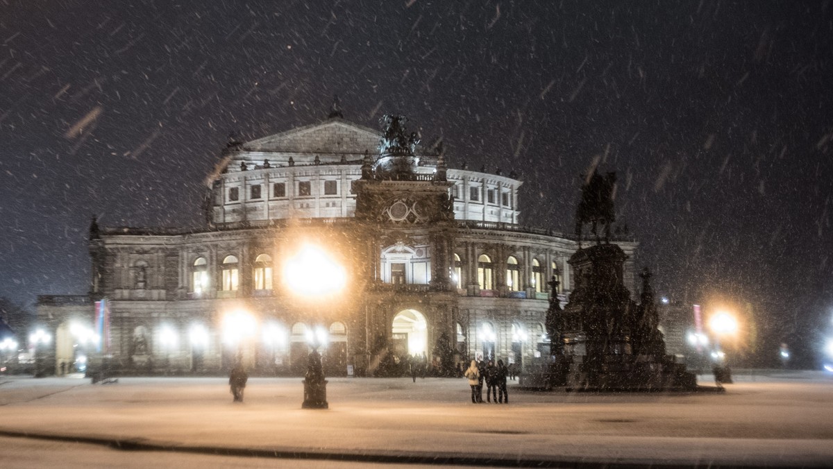 Przemieszczający się nad Niemcami niż Axel może także w czwartek spowodować przede wszystkim w ich wschodniej i południowej części intensywne opady śniegu i krup o charakterze nawałnic - ostrzegła w środę Niemiecka Służba Meteorologiczna (DWD).