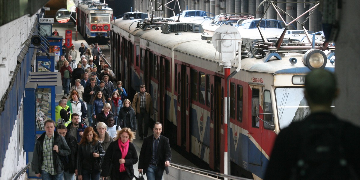 W wakacje nie pojedziesz WKD. Kolejarze rozpoczynają remont torów