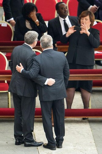 Anna Komorowska w akcji. Zdjęcie dwóch prezydentów na tle Bazyliki