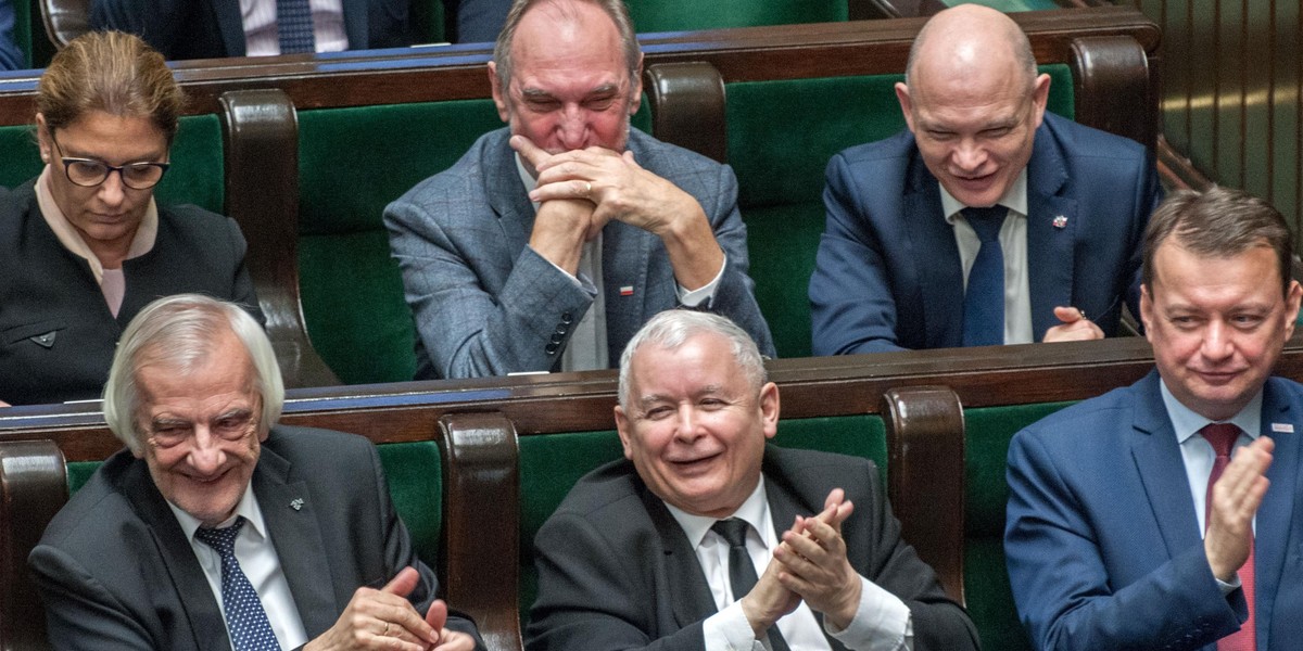 PiS utrzyma władzę? Zaskakujący sondaż