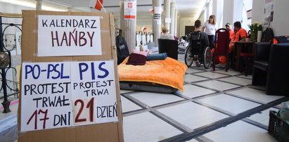 Zapytano Polaków o postulaty protestujących. Miażdżące wyniki