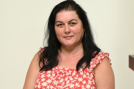 Draganu iz Mladenovca smo  TRANSFORMISALI - FRIZURA je definitivno ZVEZDA ove ogromne promene, a celokupni utisak je da sada može pravo na CRVENI TEPIH