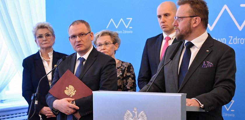 Ten wiceminister władzy się nie kłania. Przeżył Morawieckiego, przeżyje i Tuska?