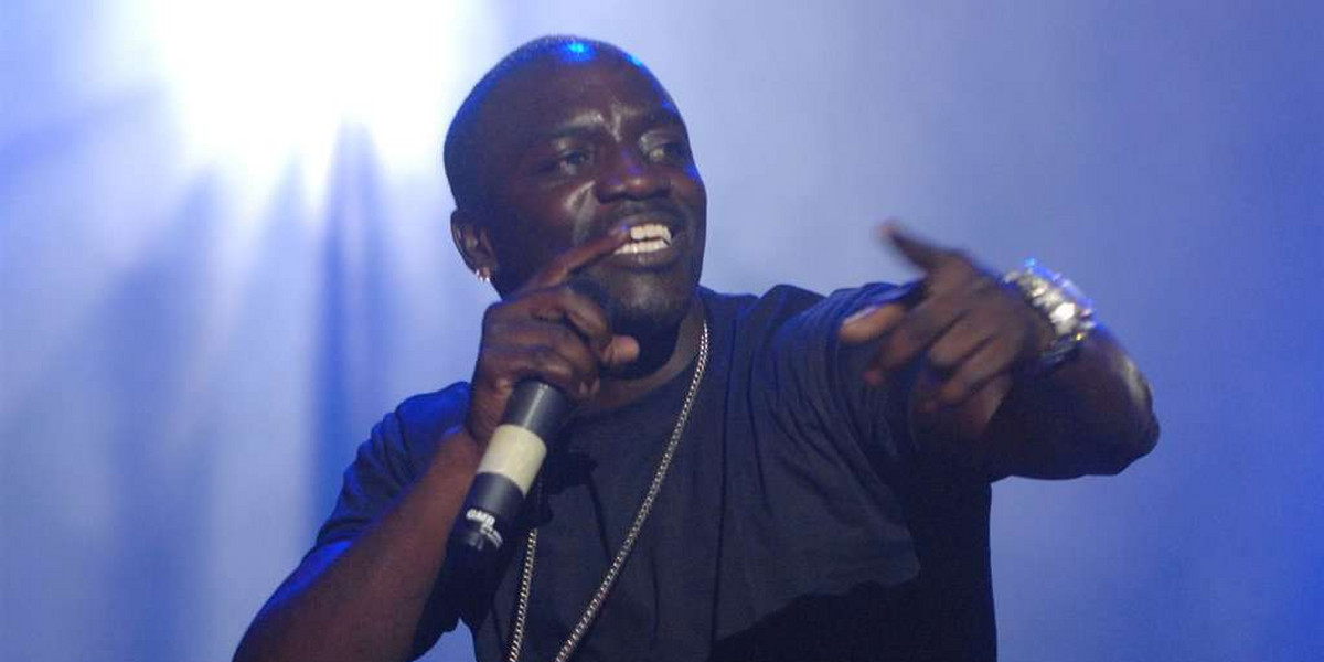 Akon wyrzucił fana z koncertu