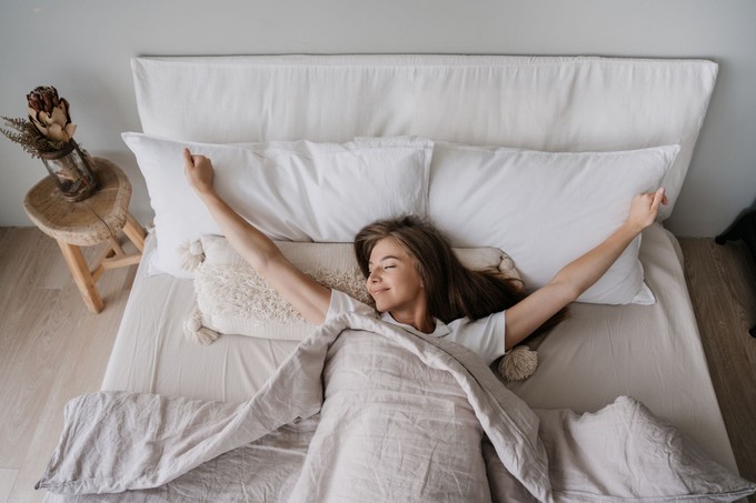 Mi köze a Drakula-hormonnak az alváshoz? Így segíti a pihenését