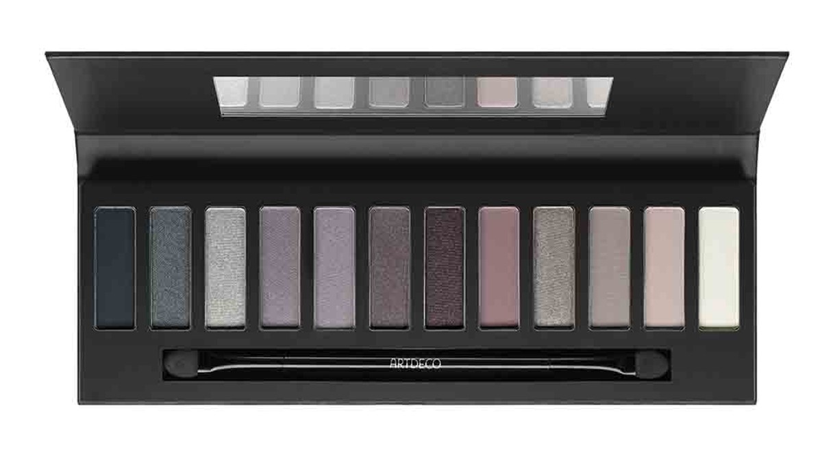 Artdeco prezentuje innowacyjne cienie do powiek Most Wanted Eyeshadow Palette. Każda kobieta pragnie otrzymać paletę cieni do powiek, która pozwoli jej stworzyć makijaż na każdą okazję: od naturalnych beży na dzień, po mocne kolory do makijażu smokey eyes. Nadzwyczajne odcienie, wykończenia i połączenia to niewątpliwie zaleta tego produktu.