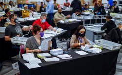 W Georgii jeszcze raz przeliczą głosy. "Przy tak niewielkiej różnicy..."