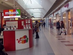 Zysk netto mBanku wzrósł do 309,49 mln zł w IV kw. 2015 r.