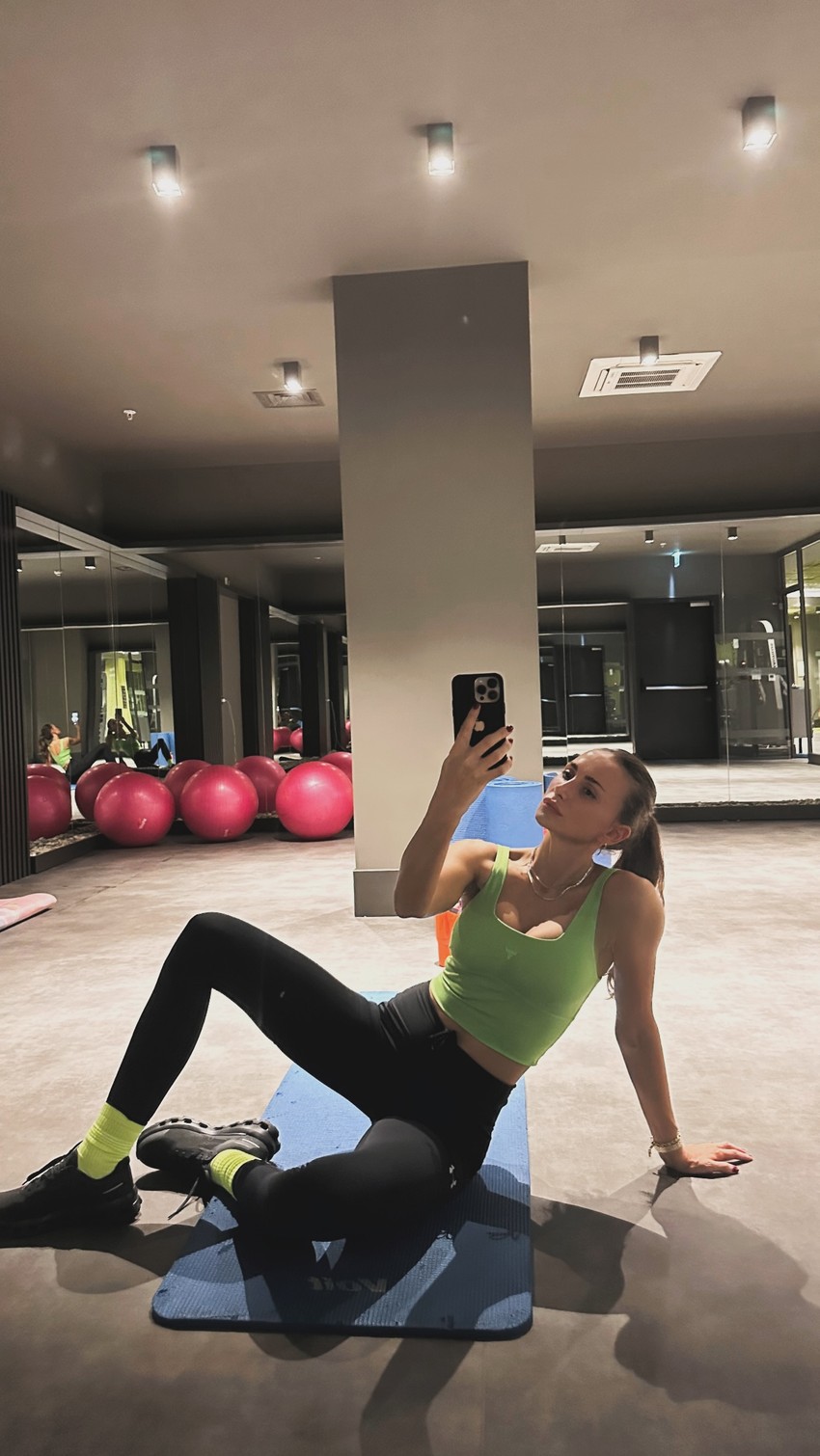 Emina Jahović u teretani