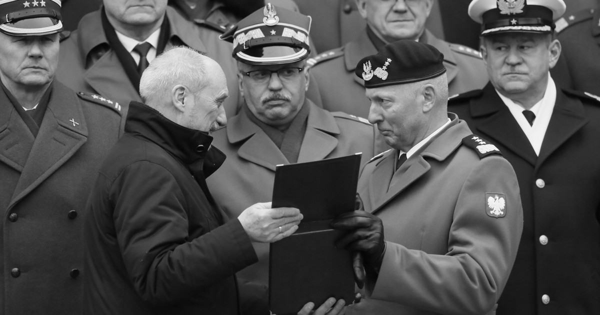 Przez ten konflikt generał Różański odszedł z armii. Zagórski: nie mógł na to pozwolić