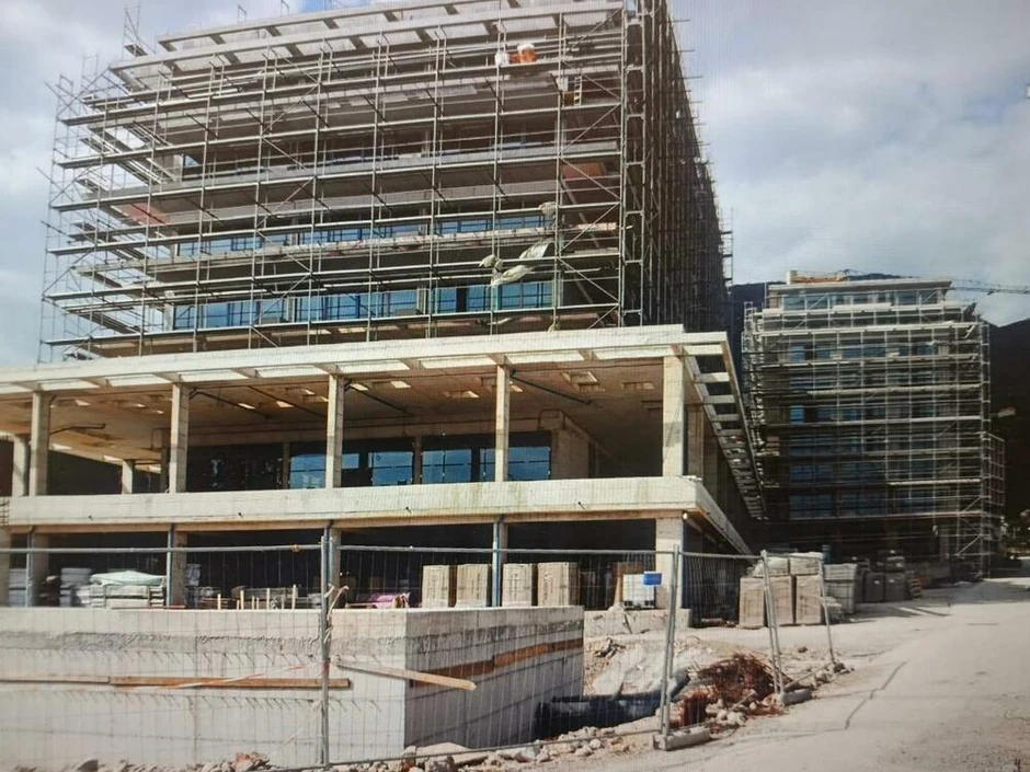 Hotel u izgradnji u Baošićima 