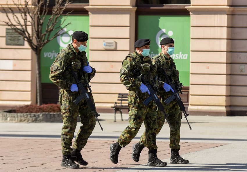 Novi Sad0199 Vojne patrole vojna policija vandredno stanje zbog korona virusa foto Nenad Mihajlovic
