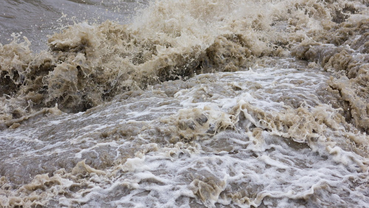 W gminie Świecie (woj. kujawsko-pomorskie) Najwyższa Izba Kontroli dopatrzyła się szeregu nieprawidłowości dot. terenów powodziowych. Z raportu izby wynika, że tamtejsza zabudowa na terenach zagrożonych przez powodzie powstała z pominięciem ważnych ograniczeń, skrytykowano też sposób, w jaki na terenie gminy lokowane były inwestycje.