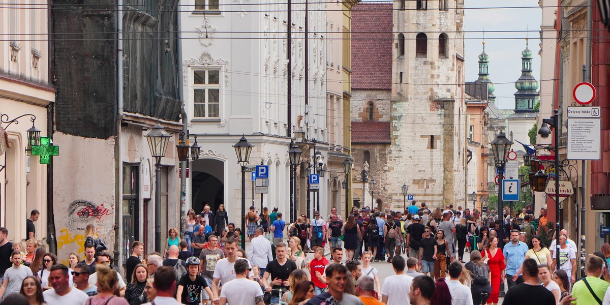 Na twoje konto trafia więcej niż 4094,38 zł miesięcznie? Zarabiasz więcej niż wynosi przeciętna.