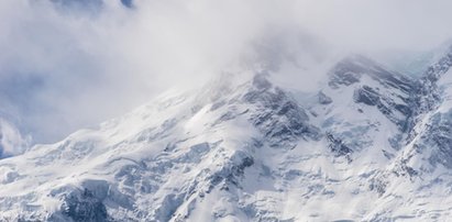 Powtarza się historia Tomka Mackiewicza?! Brak kontaktu ze wspinaczami z Nanga Parbat. Ekipa spod K2 poproszona o pomoc