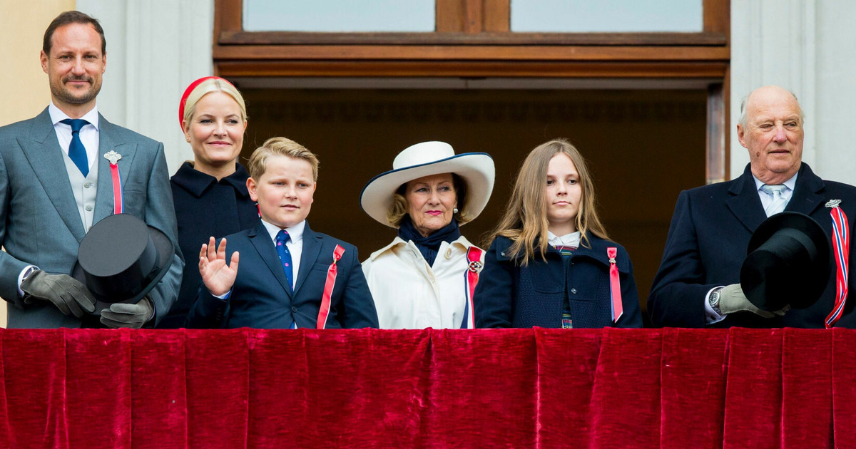 Norweska Rodzina Królewska Zachowała Dystans Na świątecznej Kartce Plejadapl 3680