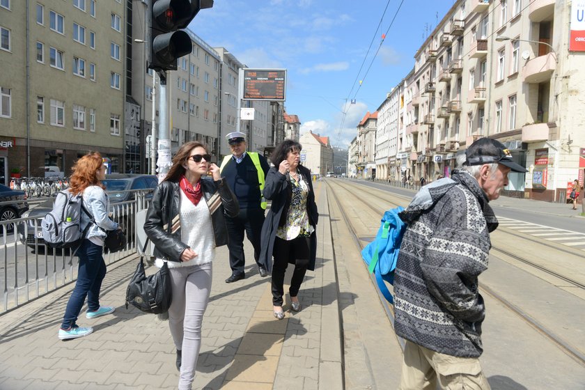 Zdezorientowani pasażerowie