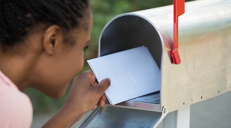 Postaládával szexelt a sofőr/Fotó:Shutterstock