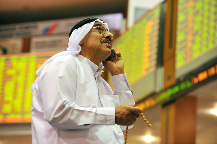 Chociaż pod względem bezwzględnej wartości środków przekazanych na szczytne cele nie jest liderem, to Generosity Index plasuje go już w ścisłej czołówce. Sulaiman bin Abdul Aziz Al Rajki przeznaczył już na finatropię prawie 6 mld dol. W tej chwili posiada już tylko 590 mln dol. Oznacza to, że oddał biednym równowartość prawie 1000 proc. swojego aktualnego majątku! Jest współzałożycielem Al Rajhi Banku. Pomocą dla krajów islamskich zajął się w 2013 roku.