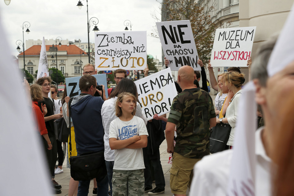 Pikieta nt. odwołania dyrektora Muzeum Narodowego