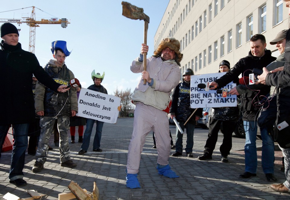 POZNAŃ LISIEWICZ PRZYSZEDŁ Z SIEKIERĄ DO SĄDU