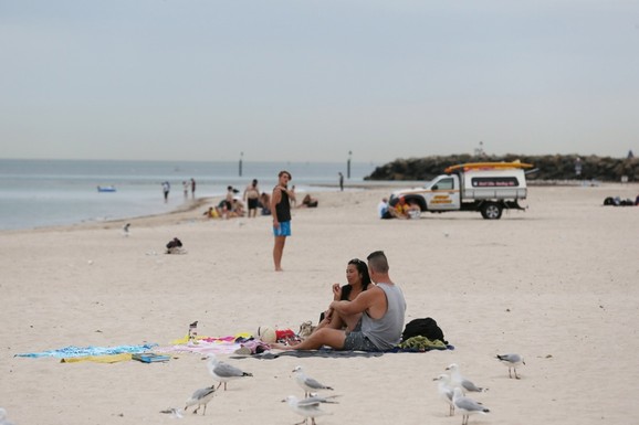 AJKULA UBILA MUŠKARCA (39) NA POPULARNOJ PLAŽI! Hitno je prebačen u bolnicu, ali nije mu bilo spasa