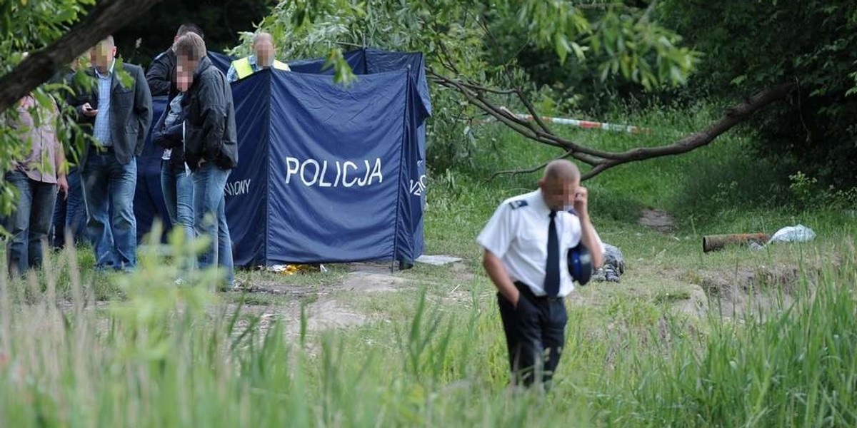 Topielec w stawie na ulicy Połczyńskiej w Warszawie