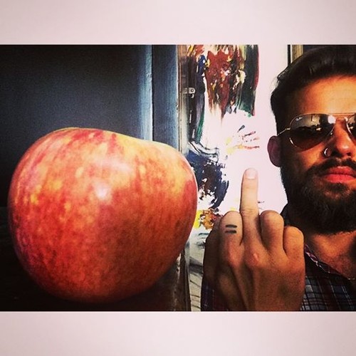 Michał Piróg je jabłka