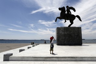 Grecka codzienność w kryzysie. Brakuje benzyny, wypłata emerytur pod eskortą policji