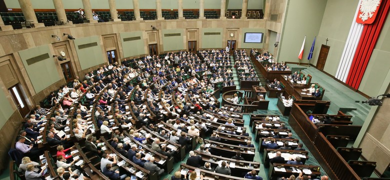 Będą kary dla posłów PO? Mimo dyscypliny głosowali przeciw Bodnarowi