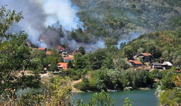 Požar u vikend naselju Bovansko jezero