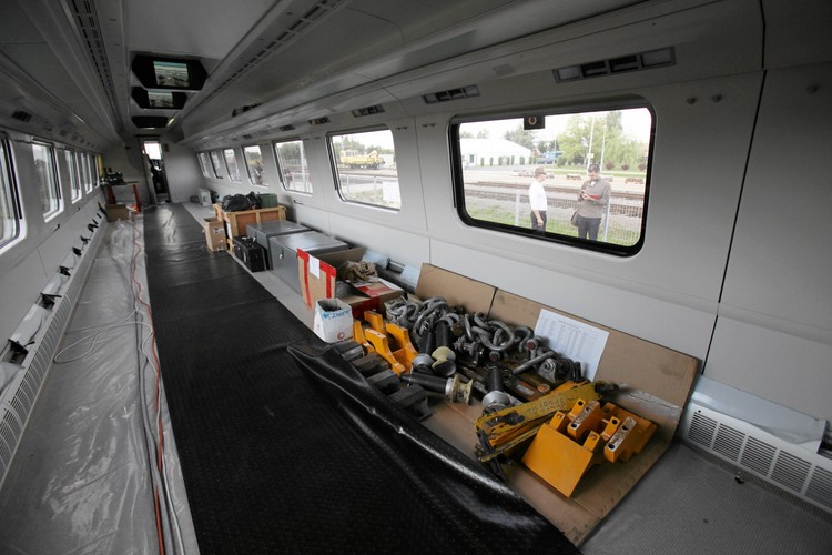 Wnętrze pociągu Pendolino w czasie prezentacji na torze doświadczalnym