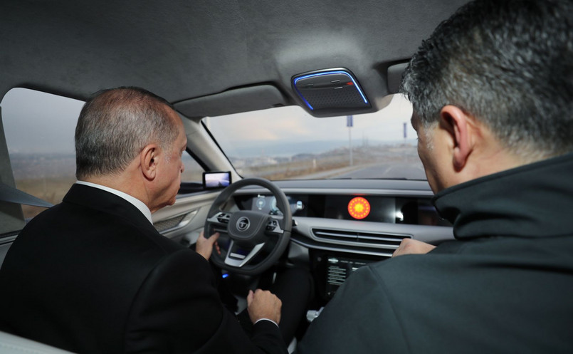 Erdogan za kierownicą tureckiego elektryka