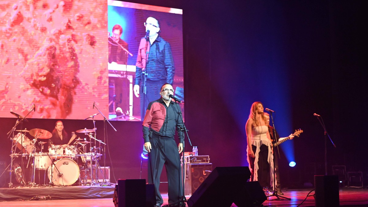 (VIDEO) ONI SU SEBI ZATVORILI VRATA U SRBIJI: Jednoj pevačici bio zabranjen ulazak, druga pevala pred praznom Arenom, a evo ko je odbio 200.000 evra za koncert u Beogradu