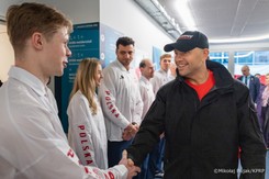 Prezydent Karol Nawrocki nosi ubrania tej marki. Kto stoi za tą firmą?