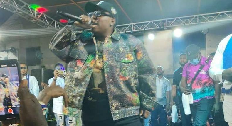 Music star Teni during the short-lived performance in Rivers State [Instagram/TemsBabyFanPage]
