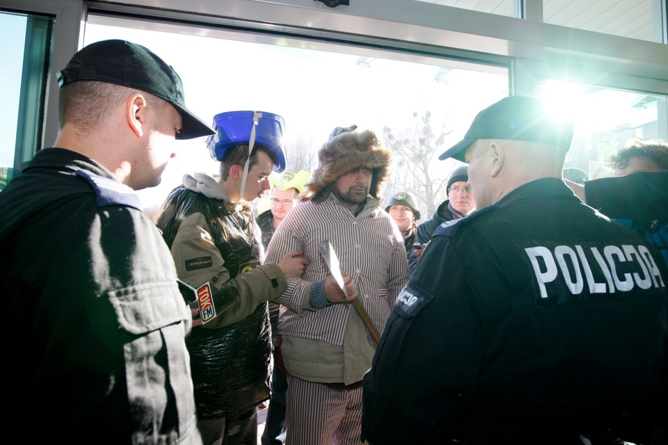 POZNAŃ LISIEWICZ PRZYSZEDŁ Z SIEKIERĄ DO SĄDU