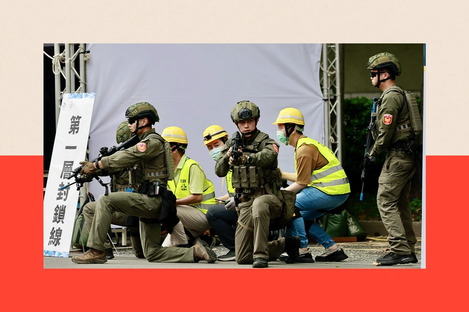 U Tajpeju, ljudi su vežbali gašenje požara i spuštanje niz zgrade | Foto: Ritchie B Tongo/ EPA/Shutterstock