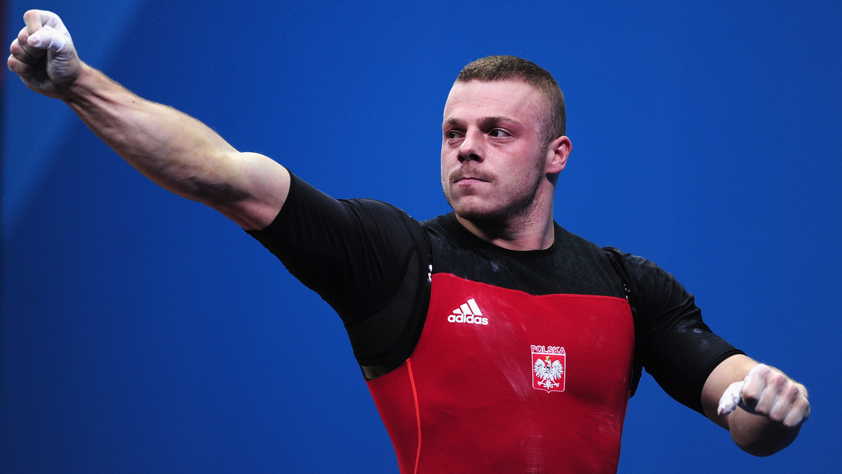 Adrian Zieliński, polski sztangista, mistrz olimpijski z Londynu, w podnoszeniu ciężarów w wadze do 85 kg, na swoim profilu na Facebooku chwali się formą. Polak w sieci zamieścił filmik, który może świadczyć o tym, że jest w świetnej kondycji.