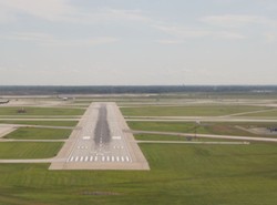 Wielki bank inwestuje w nowe lotnisko koło Warszawy